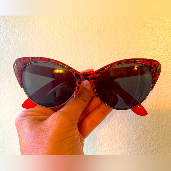 Retro style red leopard cat eye sunglasses - Picture 1 of 1